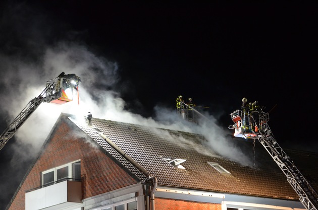 FW-PI: Barmstedt: Dachstuhlbrand eines Wohn- und Geschäftshauses