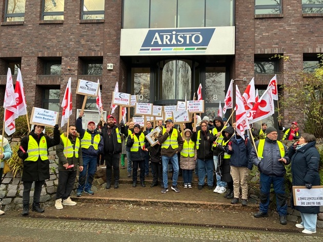 Die Geschäftführung stellt sich blind und taub - 2. Warnstreik für faire Abwicklung