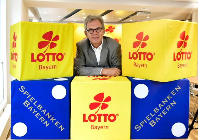 Zwölf Millionäre und eine Gewinnsumme von rund 295 Millionen Gewinne im ersten Halbjahr 2022 - Bayeriesche Spielbanken verzeichnen steigende Besucherzahlen