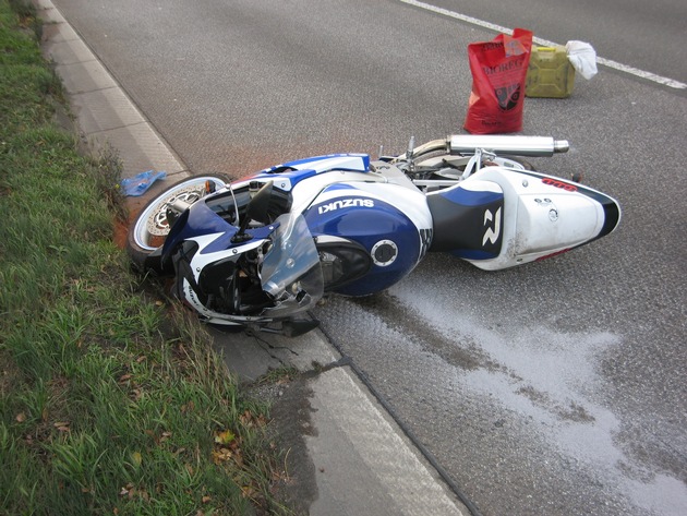 POL-D: ***Meldung aus dem Bereich der Autobahnpolizei***  Essen - A 42 - Unfallflucht nach tödlichem Motorradunfall - Autobahnpolizei sucht Opel-Fahrerin