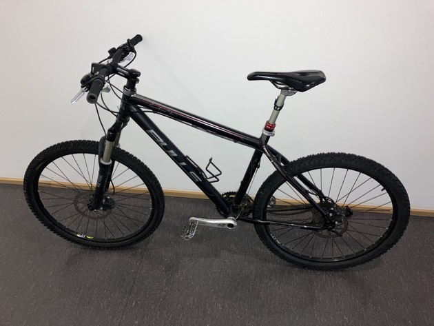 POL-DA: Darmstadt: Bei Polizeikontrollen sichergestellt / Wem gehören die Fahrräder