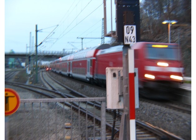 BPOL NRW: Bahnanlagen sind kein Spielplatz - Die Bundespolizei warnt vor Gefahren!