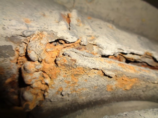 POL-MK: Lkw in der Mitte durchgebrochen