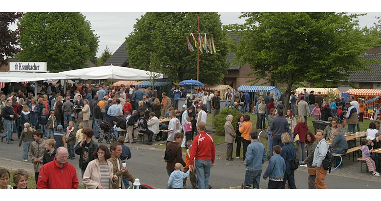 FW-KLE: Tradition verpflichtet: 42. Kinderfest am Vatertag
/Freiwillige Feuerwehr Bedburg-Hau lädt ein!