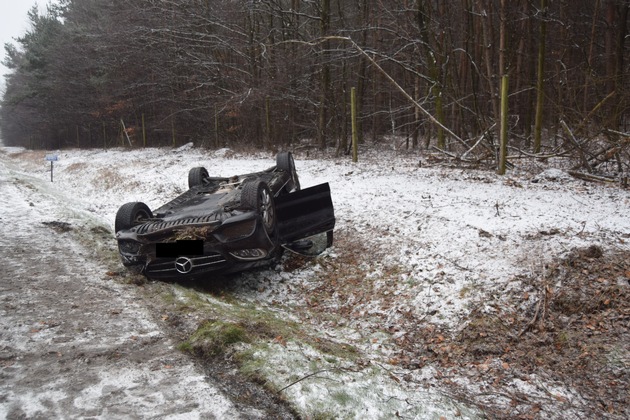 POL-PDKL: A6/Enkenbach-Alsenborn, Auf schneeglatter Fahrbahn Kontrolle verloren