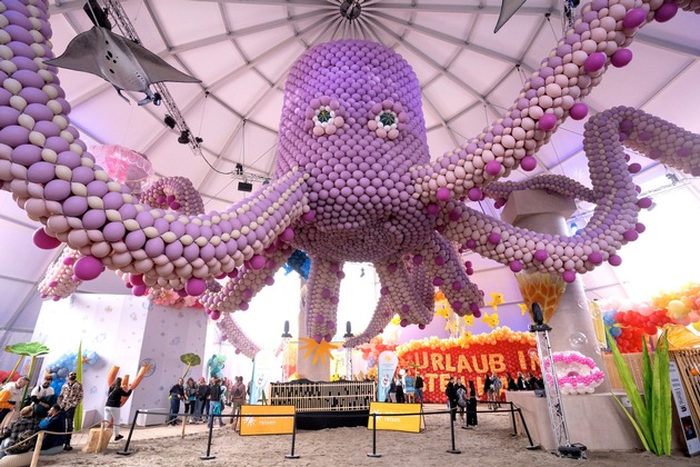 Riesiger Luftballon-Oktopus bei Festival Glücksgefühle 24 – schauinsland-reisen holt Weltrekord zurück nach Deutschland