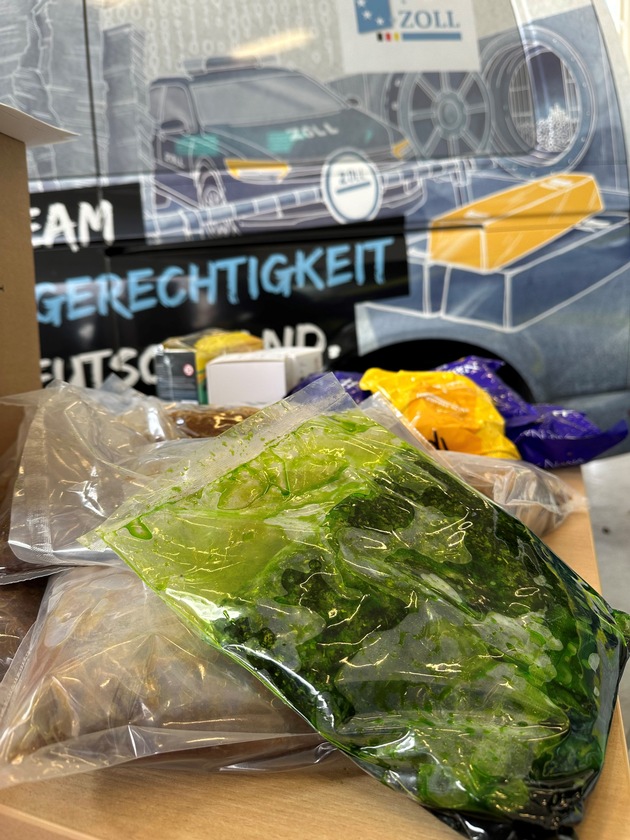 HZA-K: Tatort Autobahn: K&ouml;lner ZOLL vereitelt Schmuggel im gro&szlig;en Stil / Mehr als eine Tonne unversteuerten Shisha-Tabak sichergestellt