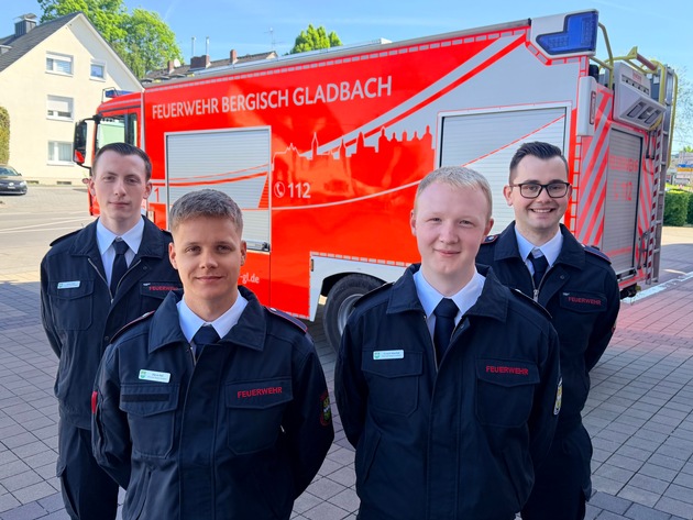 FW-GL: Abschluss des Grundausbildungslehrgangs "B1 2/2024" - Neue Einsatzkr&auml;fte f&uuml;r die Feuerwehr Bergisch Gladbach