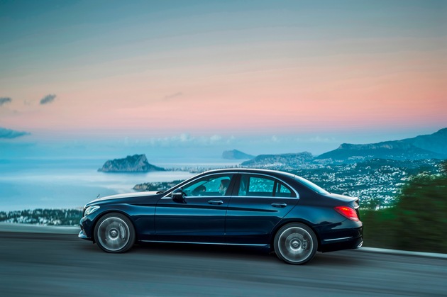 Mercedes-Benz auf dem Genfer Automobilsalon 2014 (BILD)