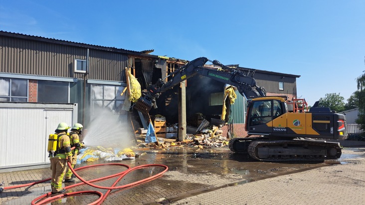 FW-PI: Abschlussmeldung: Großfeuer in Quickborn ist nach 22 Stunden gelöscht