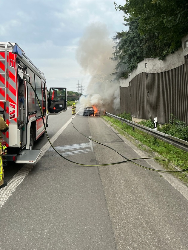 FW-BOT: PKW Brand im Dreieck A31 / A2