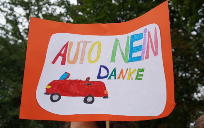 POL-DO: Einrichtung einer temporären Schulstraße an der Elisabethschule in Lünen-Brambauer: Projekt zur Vermeidung gefährlicher Park- und Wendemanöver an Schulen durch Elterntaxis
