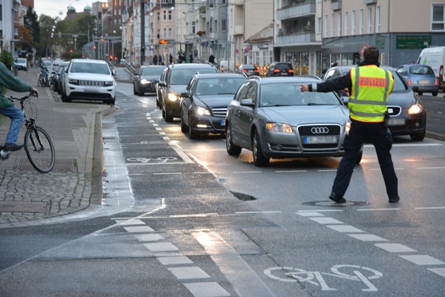 POL-H: Nachtragsmeldung
&quot;Sehen und Gesehen werden - Polizeidirektion Hannover rückt Verkehrsteilnehmer ins Licht&quot;