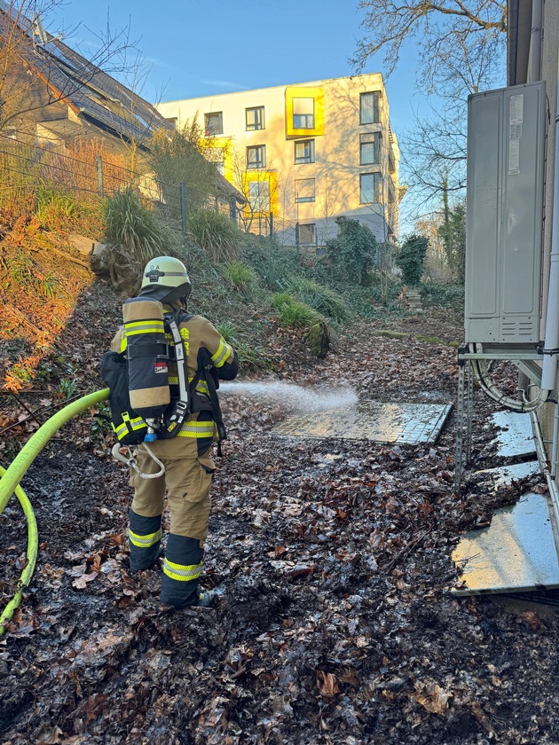 FW-EN: Fl&auml;chenbrand am Interimsrathaus Goethestra&szlig;e mit Geb&auml;udeschaden - Rauch drang in Geb&auml;ude ein