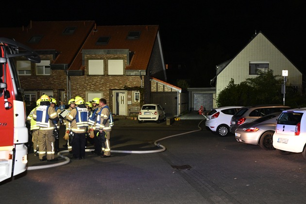 FW Pulheim: Geyen - Gasaustritt in Wohngebiet