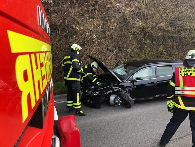 FW-EN: Verkehrsunfall auf der Gederner Straße - ABC-Einsatz an der Wittbräucker Straße