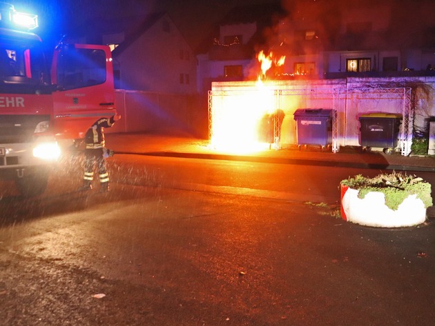 POL-ME: Zwei aktuell noch ungeklärte Brände aus der Silvesternacht - Langenfeld - 2201010