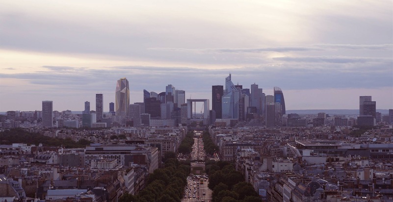 TWIN-Aufzüge von thyssenkrupp transportieren Besucher des außergewöhnlichen &quot;Tour Hekla&quot; hoch über die Dächer von Paris