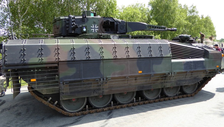 Weitere Reaktivschutzmodule für die Kriegstauglichkeit des Schützenpanzer Puma