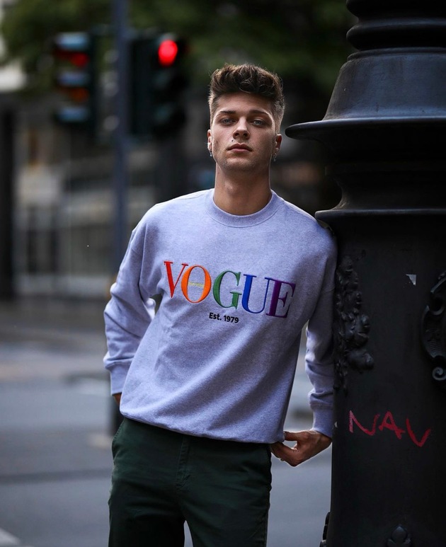 Social Media Talk bei YouTube Live-Show "Backstage": Tim Rasch zu Gast bei Dennis und Benni Wolter