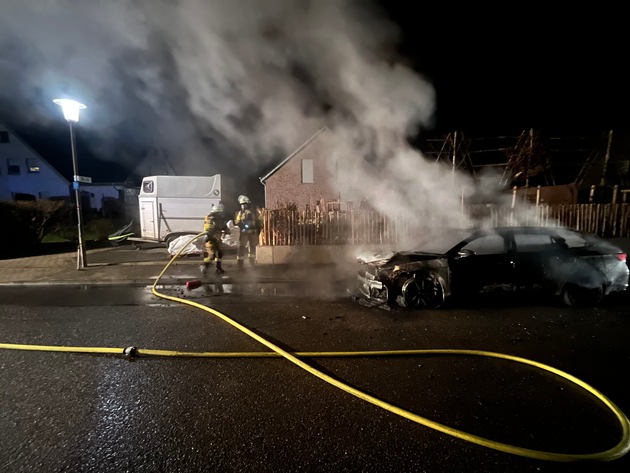 FW Xanten: Drei Eins&auml;tze f&uuml;r die Feuerwehr Xanten in der Nacht und am fr&uuml;hen Morgen