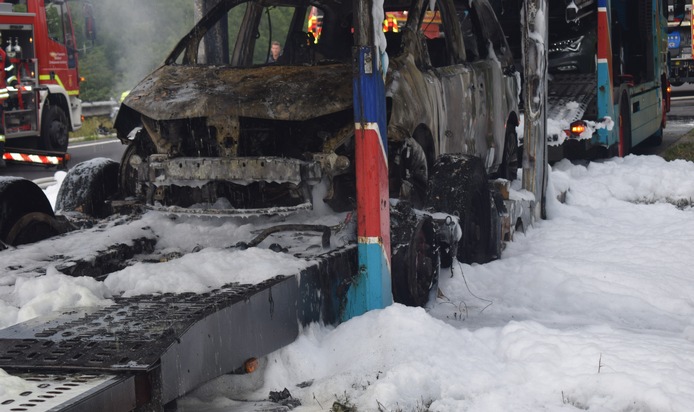 POL-EL: (Ergänzung) Schüttorf - Autotransporter ausgebrannt