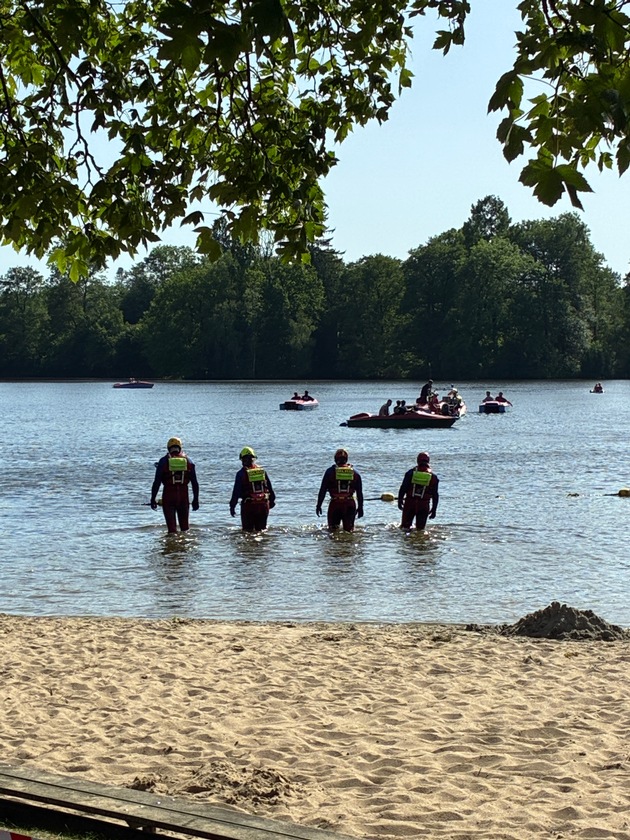 FW-PI: Barmstedt: Vermisster Schwimmer l&ouml;st Sucheinsatz mit &uuml;ber 90 Einsatzkr&auml;ften aus