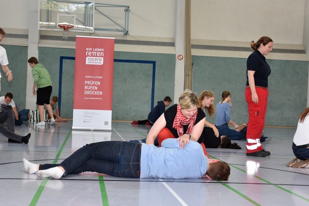 FW-DO: Erste-Hilfe-Ausbildung am Mallinckrodt-Gymnasium
