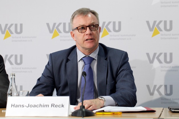 Pressekonferenz des Verbands kommunaler Unternehmen (VKU) am 10. April 2014: Vorstellung eines Gutachtens zu Defiziten beim Grünen Punkt (FOTO)