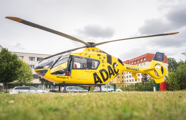 &quot;Christoph 46&quot; fliegt im ersten Halbjahr 648 Rettungseinsätze / ADAC Luftrettung legt Zwischenbilanz der neuen Station in Zwickau vor / Start des ADAC Rettungshubschraubers in Sachsen gut gelungen