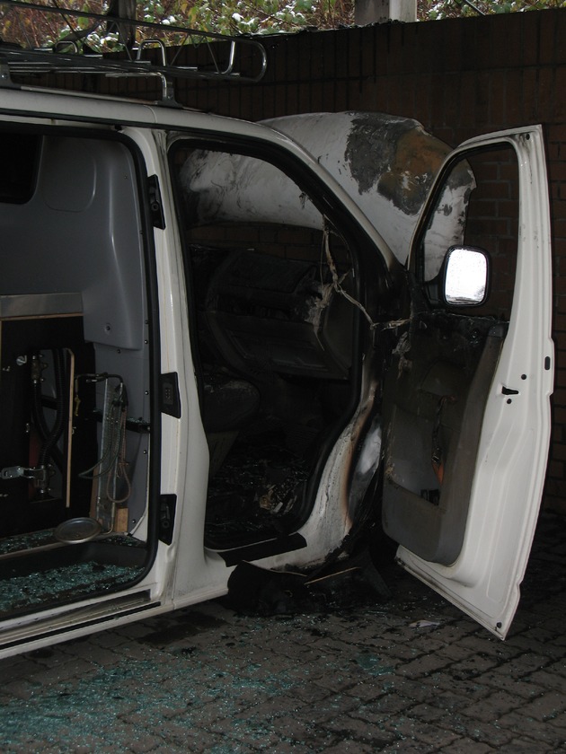 POL-GOE: (1450/2008) Unbekannte verüben Brandanschläge auf sechs Servicefahrzeuge der Göttinger Stadtwerke - Rund 150.000 Euro Schaden