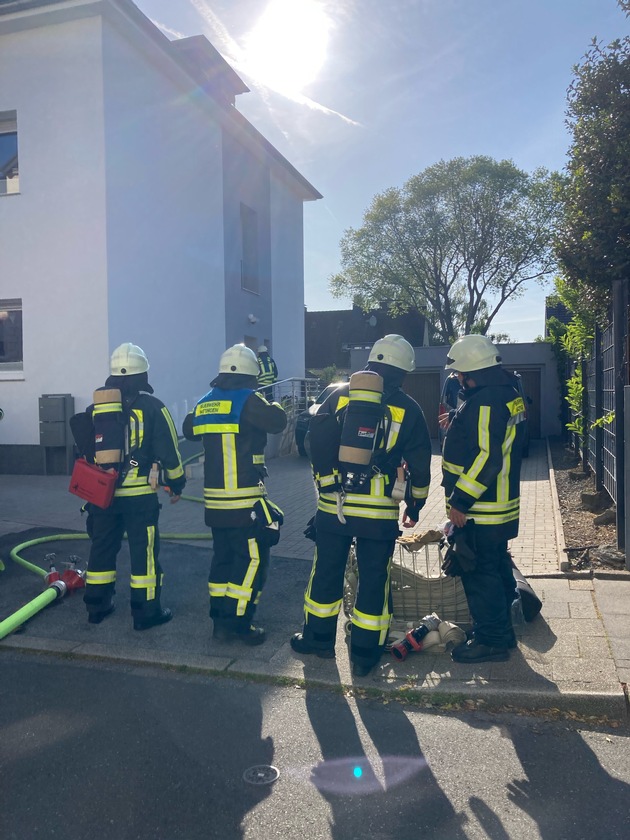 FW-EN: Hattinger Feuerwehr rückt am Pfingstmontag viermal aus
