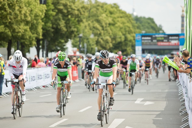 SKODA mobilisiert als Sponsor die Jubiläumsausgabe des EuroEyes Velothon Berlin (FOTO)