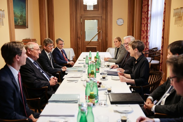 Regierungschefin Brigitte Haas und Regierungschefin-Stellvertreterin Sabine Monauni zu Besuch in Wien