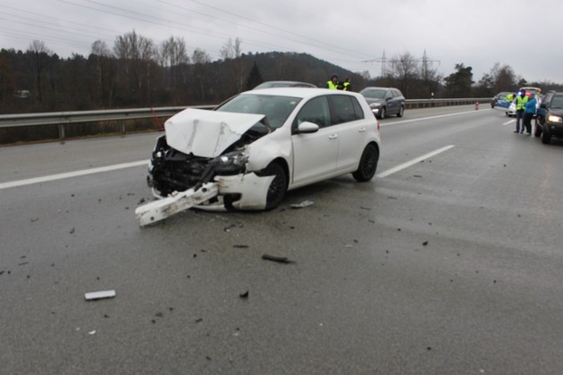 POL-PDKL: A6/Bruchmühlbach-Miesau, Auf Pferdeanhänger aufgefahren