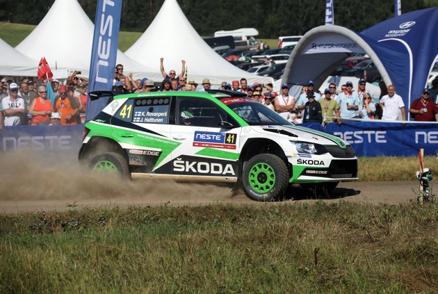 ADAC Rallye Deutschland: SKODA Pilot Kopecky will Führung in WRC 2-Meisterschaft übernehmen (FOTO)