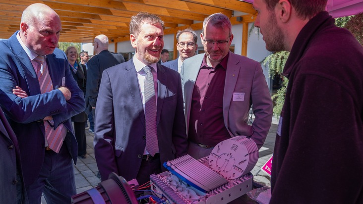 Glasfaser f&uuml;r Lichtenau: Telekom startet Ausbau im Landkreis Mittelsachsen