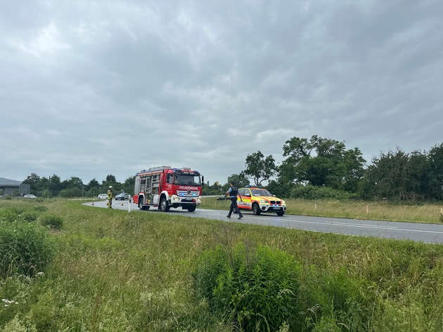 FW Weinheim: Verkehrsunfall auf der Kreisstraße 4229 bei Sulzbach - Fahrzeug überschlägt sich
