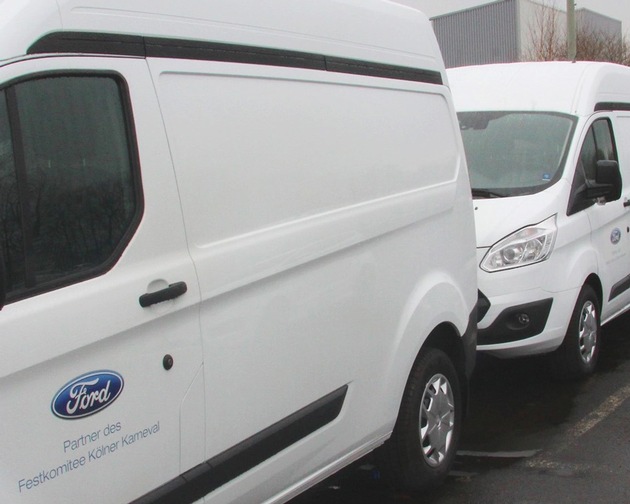 Zum 66. Mal beim Härtetest mit &quot;Kamelle&quot; und &quot;Strüßjer&quot;: Ford unterstützt den Kölner Rosenmontagszug 2017 mit Transit Bagagewagen-Flotte und über 70 Freiwilligen (FOTO)