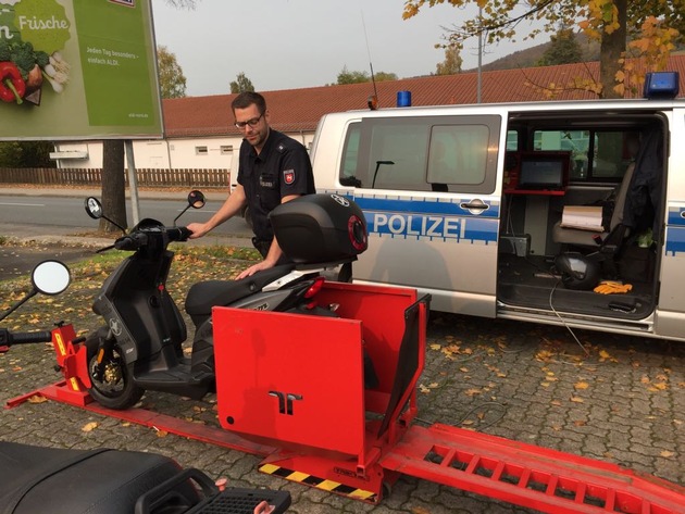 POL-HOL: Holzminden

Verkehrssicherheitswoche der Polizei Holzminden  - 
Zweiradkontrollen und  Überprüfung von Überholverbotszonen