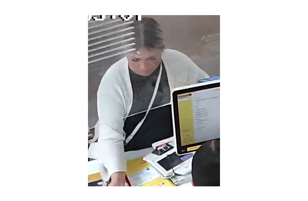 POL-HB: Nr.: 0107 --Polizei fahndet mit Fotos nach Kontobetrügerin--