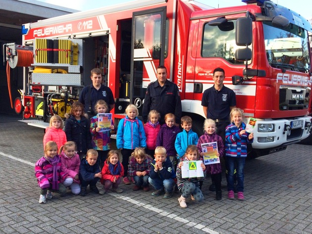 FW-KLE: Freiwillige Feuerwehr Bedburg-Hau lädt Kinder zur Brandschutzerziehung ein und gibt Einblicke in die Feuerwehr-Arbeit