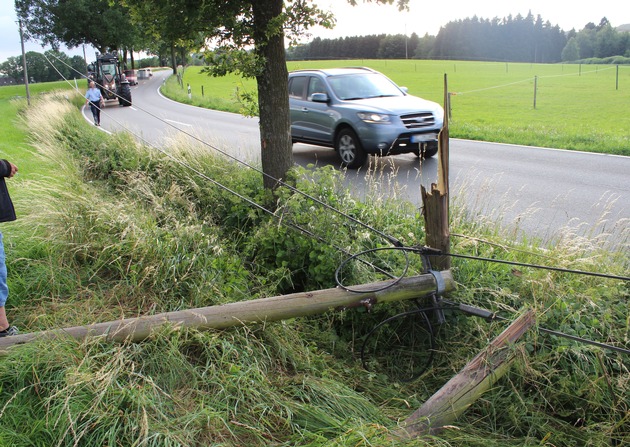 POL-RBK: Wermelskirchen - Junge Fahrerin leicht verletzt