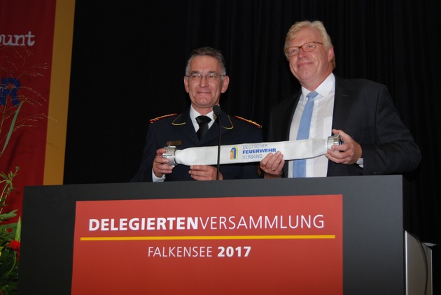 Vielfältig und bunt: Feuerwehr vereint Menschen / Gemeinsame Delegiertenversammlung von Feuerwehrverband und Jugend