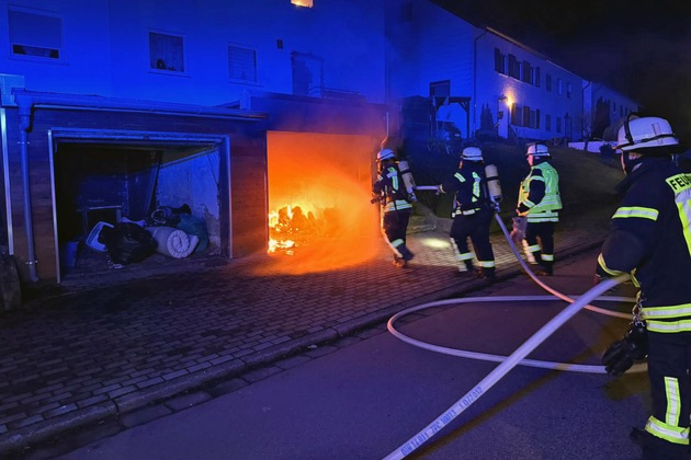 FW LK Neunkirchen: Sechs Brände in einer Nacht - Feuerwehr Neunkirchen im Dauereinsatz
