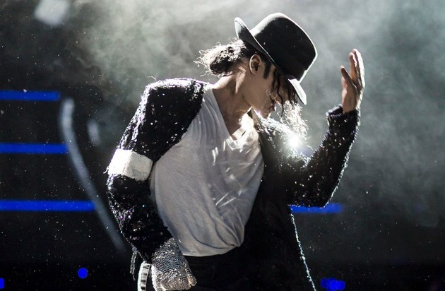 Estrel Berlin: Michael Jackson - Die Legende lebt / Europapremiere in Berlin: Tribute-Show feiert den King of Pop