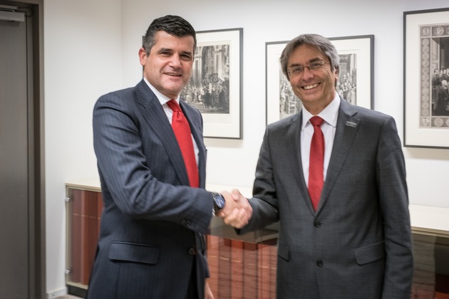 Santander und Technische Universität Dresden vereinbaren Partnerschaft