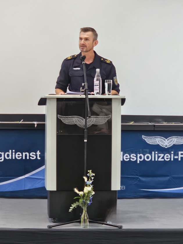 BPOLD 11: &quot;Mission Completed&quot;: Lizenzübergabe an die Absolventen des 43. Ausbildungslehrgangs für Pilotinnen und Piloten des Bundes und der Länder