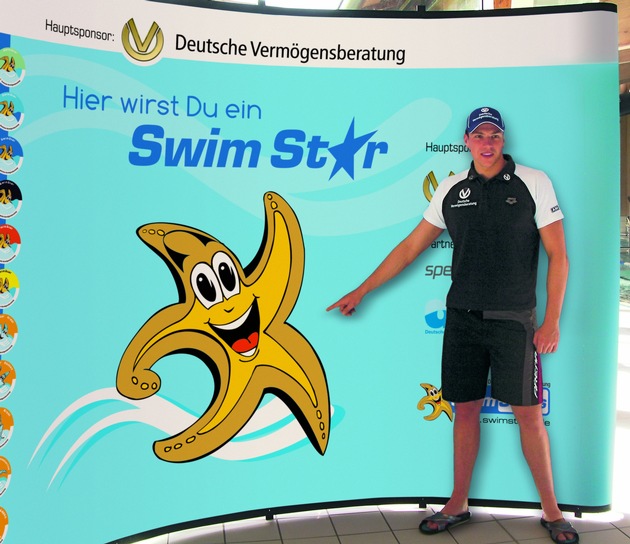 Förderung der Schwimmausbildung von Kindern und Jugendlichen: Schwimmlernprogramm &quot;SwimStars&quot; feiert einjähriges Jubiläum (mit Bild)