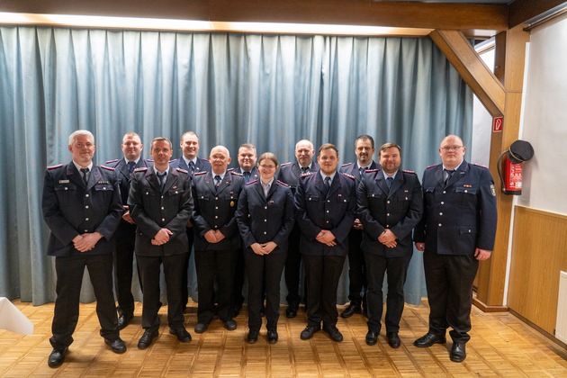 FW Flotwedel: Jahreshauptversammlung der Ortsfeuerwehr Langlingen: R&uuml;ckblick, Wahlen und Ehrungen - Generationswechsel im Kommando